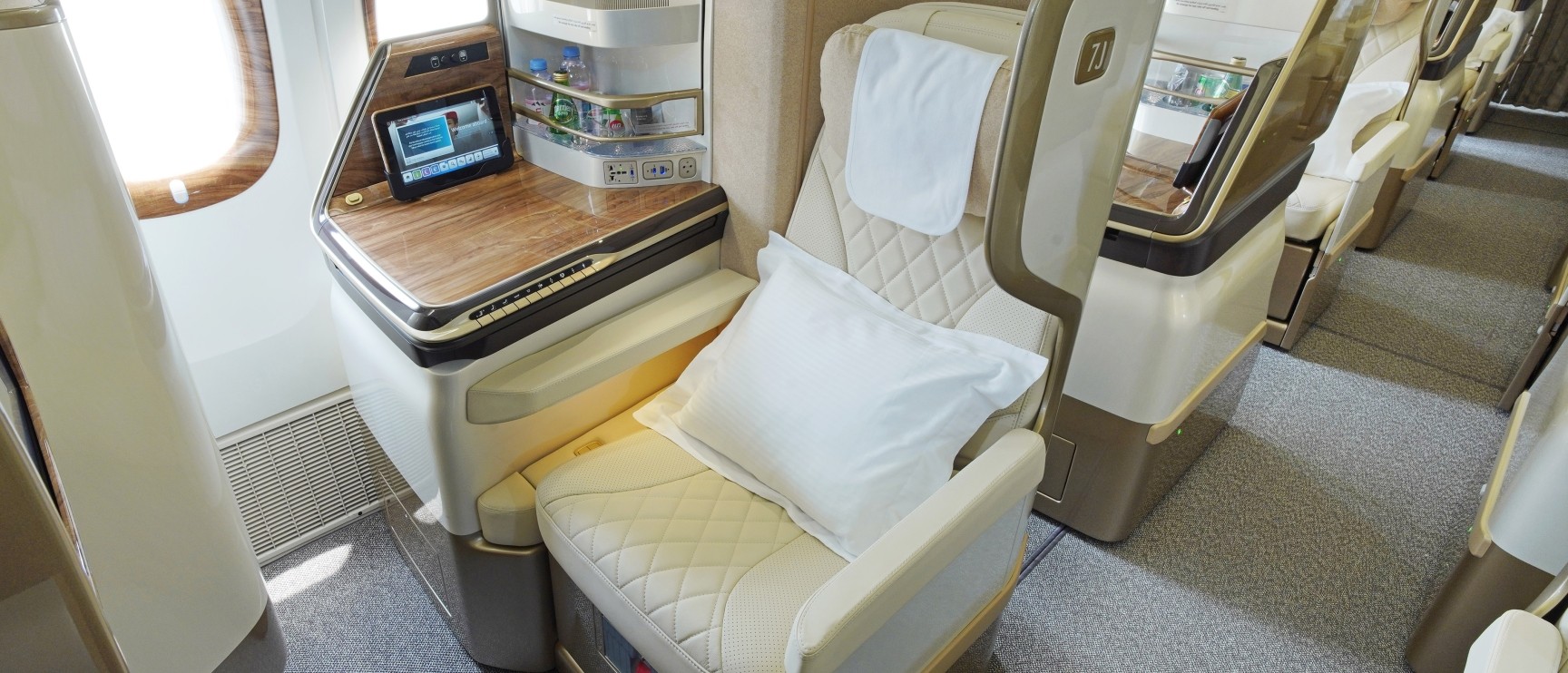 Emirates B777 Business 1-2-1