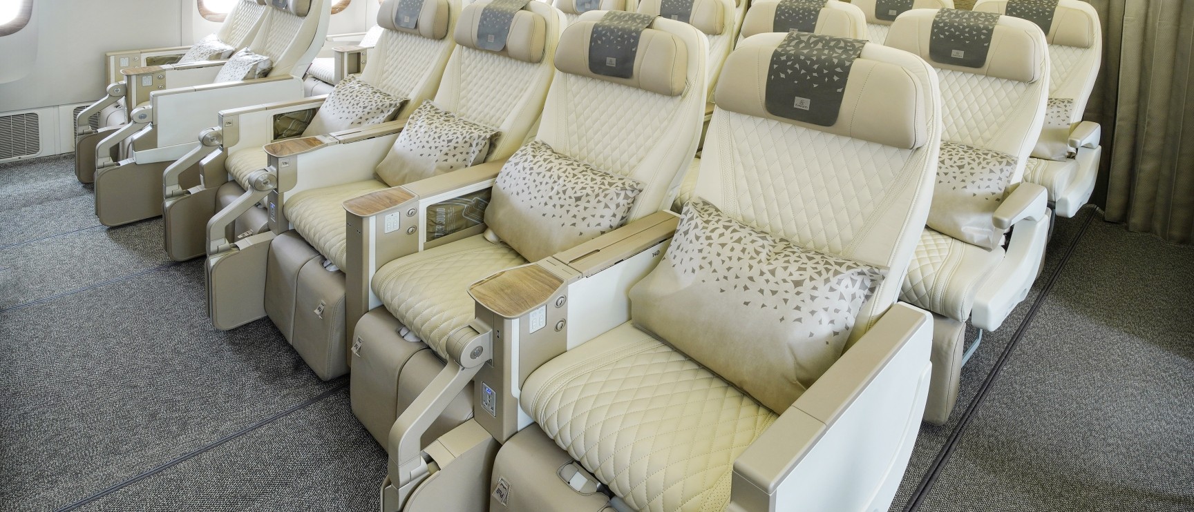 Emirates B777 Premium Economy 1