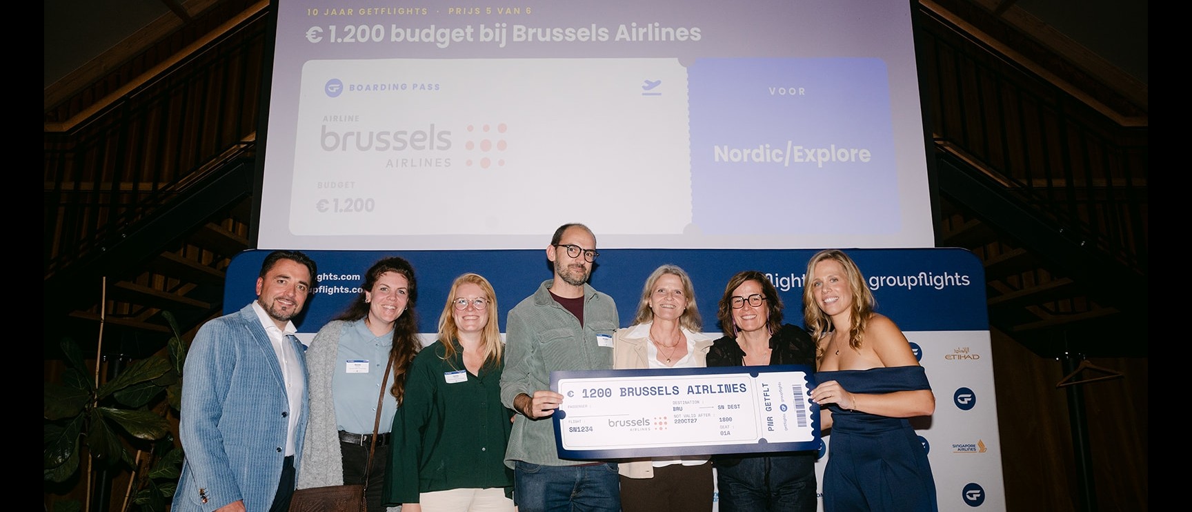 Prijs 5 van 6: 1.200 euro budget bij Brussels Airlines, uitgereikt aan de winnaars op het podium