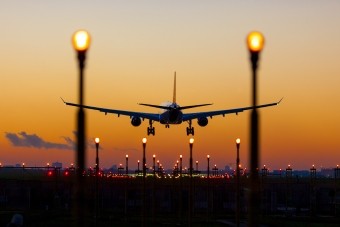 plane landing